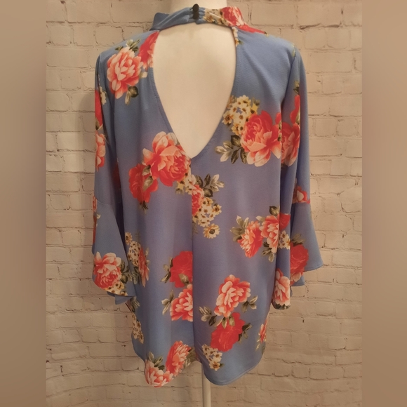 Woman's Flowy Floral Print Blouse - Boutique Brand - Plus Size 1X -NWT - Picture 4 of 12